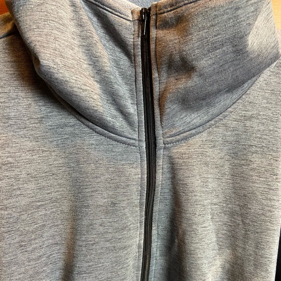 Super Soft Fleece-Lined Gray High-Neck Quarter Zip Sweatshirt, Size M - Picture 5 of 6